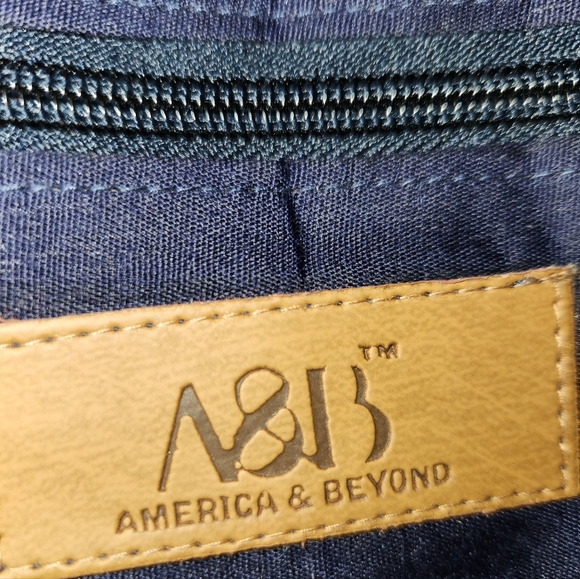 America & Beyond Aztec Multi-color Crossbody Bag | Woven | Blue, Red, White NWT - Picture 7 of 11